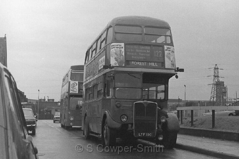 122,BW26,10,RT2541,122,FOREST HILL,SLADE GREEN STATION,Feb-78.JPG