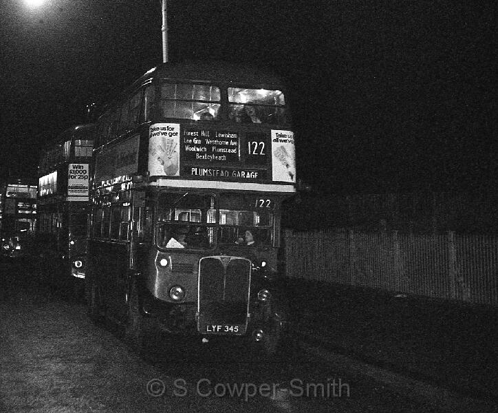 122,BW34,29,RT2620,122,PLUMSTEAD GARAGE,CRYSTAL PALACE,21041978.jpg