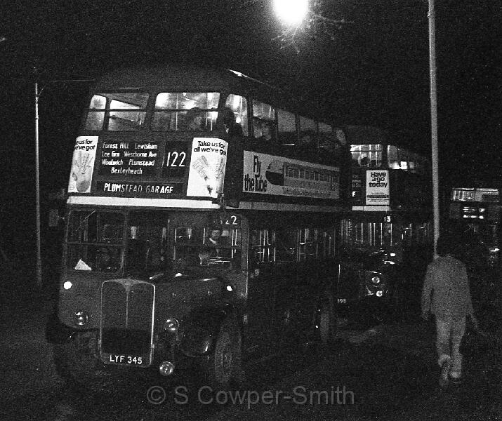 122,BW34,30,RT2620,122,PLUMSTEAD GARAGE,CRYSTAL PALACE,21041978.jpg