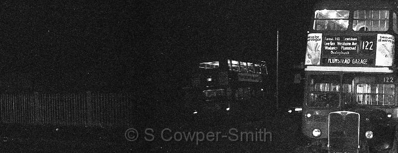 122,BW34,31,RT3365,122,PLUMSTEAD GARAGE,CRYSTAL PALACE,21041978.jpg