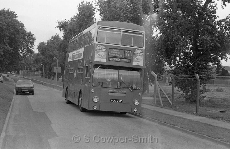 122A,BW60,28,DMS2036,122A,WOOLWICH QUEEN ELIZABETH HOSPITAL,WOOLWICH COMMON,SEPT 1978.jpg
