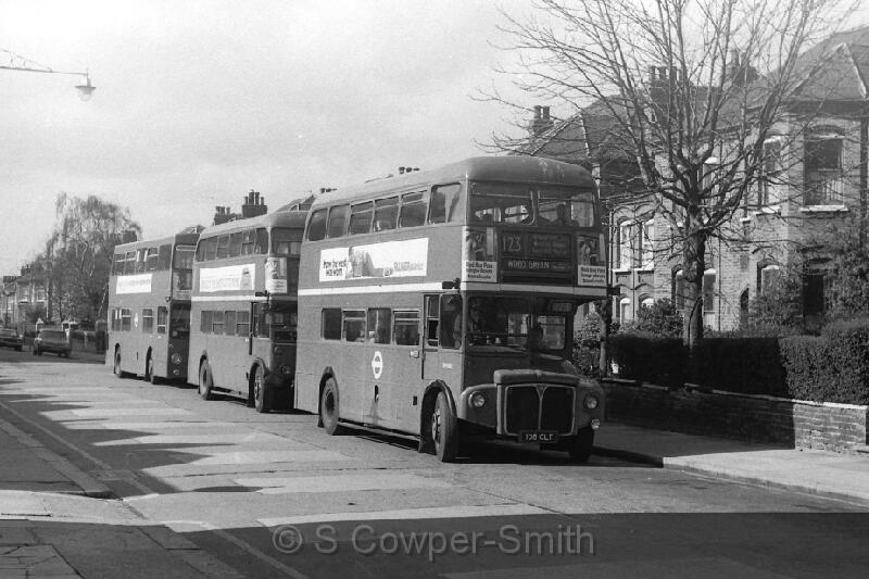 123,BW12,10,RM1108,123,Wood Green L T Station,Ilford Stn,021977.JPG