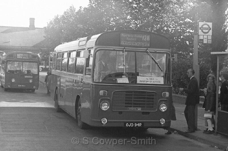 128,BW25,08,BL094,128,Rickmansworth Stn,Ruislip Stn,Sept 1977.JPG