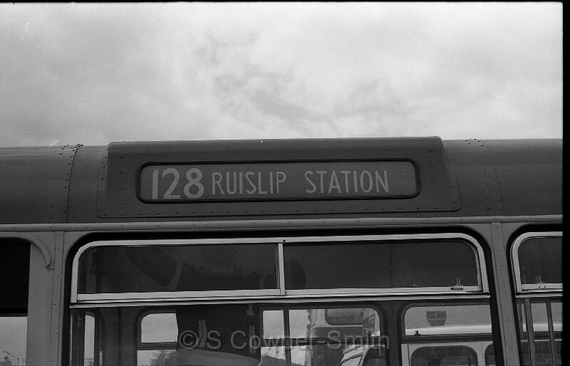 128,BW43,12,,128,RUISLIP STATION,SIDE BLIND,24061978.jpg