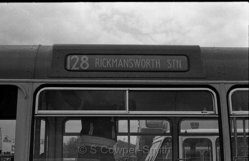 128,BW43,15,,128,RICKMANSWORTH STN,SIDE BLIND,24061978.jpg