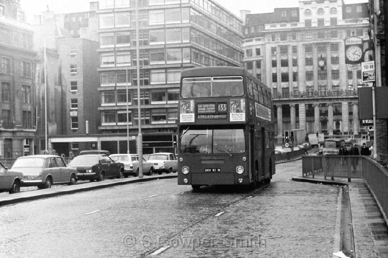 133,BW06,04 DM1061 LONDON BRIDGE 133 STREATHAM TELFORD AVENUE 101976.JPG