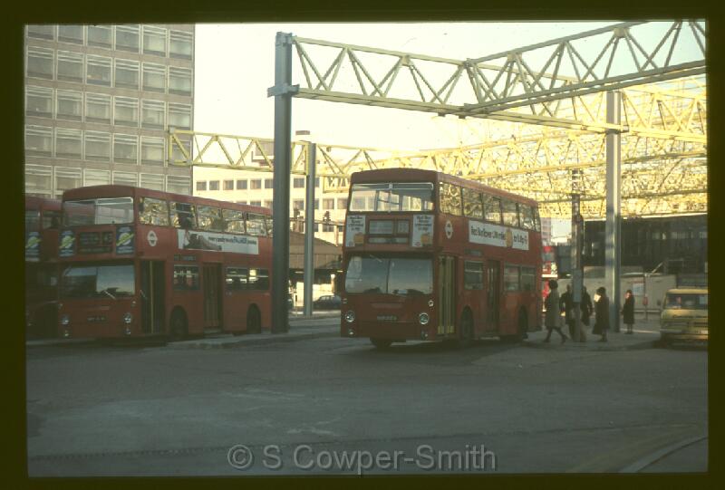 133,S25,28,RM1812,133,Streatham Garage,London Bridge,.jpg