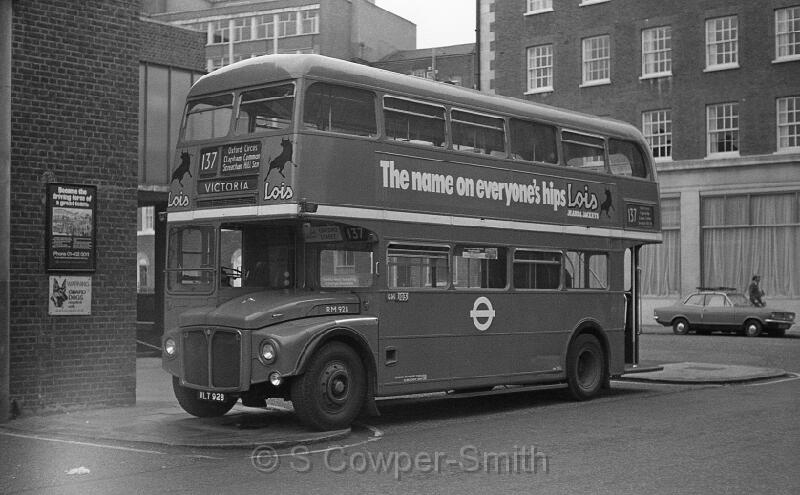 137,BW48,13,RM0928,137,VICTORIA,GILLINGHAM ST GARAGE,16071978.jpg