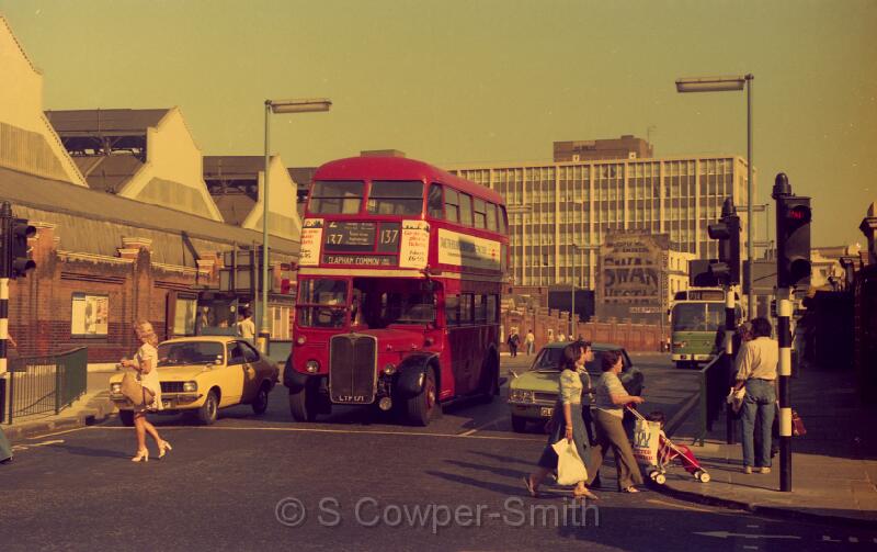 137,CL28,03,RT2522,137,CLAPHAM OLD TOWN,ECCLESTON BRIDGE,0876.jpg