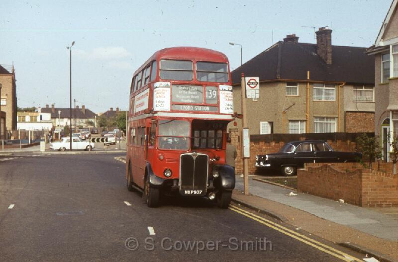 139,S20,02,RT4795,139,ILFORD STATION,BARKING OVAL ROAD SOUTH,AUG SEPT 1976.jpg