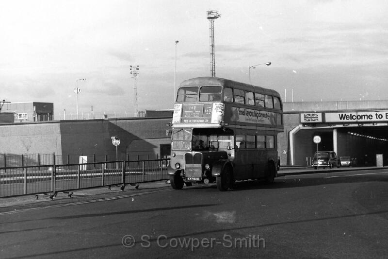 140,BW22,35,RT1762,140,MILL HILL BROADWAY STN,HEATHROW,JAN 1978.JPG