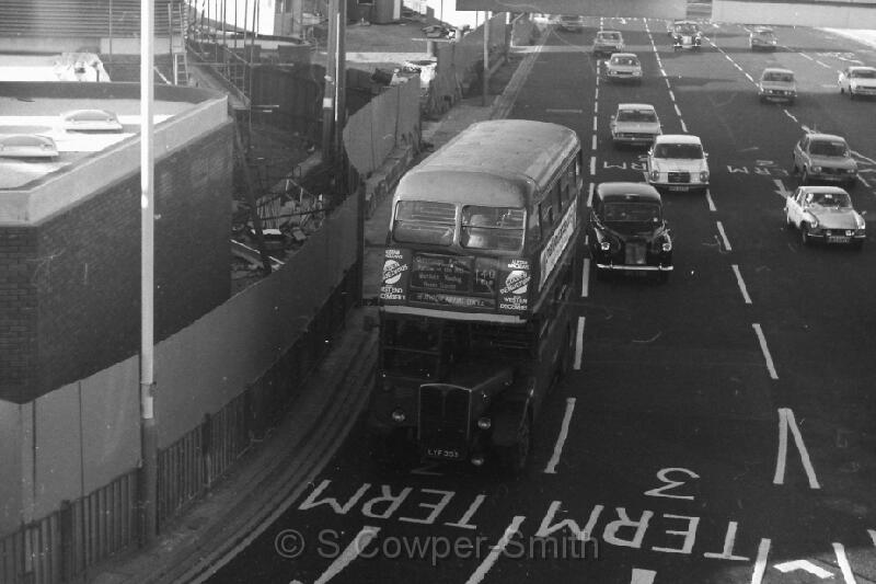 140,BW22,41,RT2628,140,HEATHROW AIRPORT CENTRAL,HEATHROW,JAN 1978.JPG