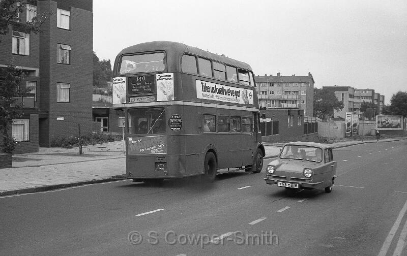 140,BW44,01,RT3220,140,HEATHROW VIA CHERRY LANE CEMETERY,NORTHOLT RD GRANGE RD,01071978.jpg