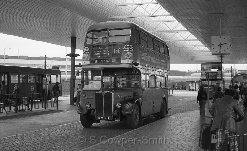 140,BW44,07,RT3232,140,MILL HILL BDY STN,HEATHROW AIRPORT BUS STN,01071978.jpg
