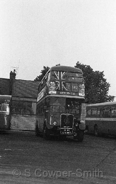 140,BW46,14,RT3234,140,HARROW WEALD GARAGE ,HARROW WEALD GARAGE LAST DAY,14071978.jpg