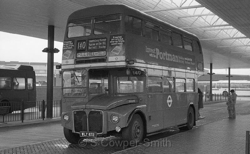 140,BW47,33,RM0872,140,MILL HILL VIA CHERRY LANE CEMETERY,HEATHROW AIRPORT BUS STN,16071978.jpg