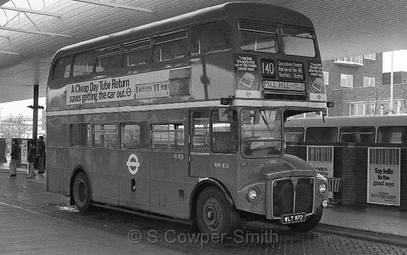 140,BW47,35,RM0872,140,MILL HILL VIA CHERRY LANE CEMETERY,HEATHROW AIRPORT BUS STN,16071978.jpg