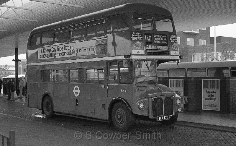 140,BW47,36,RM0872,140,MILL HILL VIA CHERRY LANE CEMETERY,HEATHROW AIRPORT BUS STN,16071978.jpg