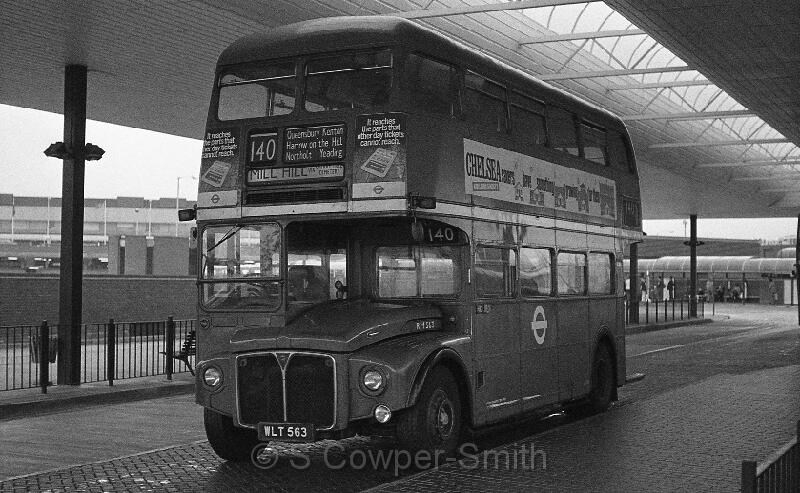 140,BW48,12,RM0563,140,MILL HILL VIA CHERRY LANE CEMETERY,HEATHROW AIRPORT BUS STN,16071978.jpg