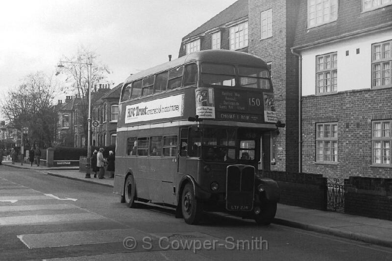 150,BW12,13,RT4215,150,Chigwell Row Maypole Inn,Ilford Stn,021977 .JPG