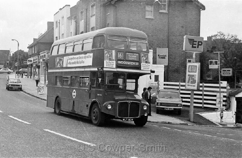 161,BW03,05, RM0934 161 WOOLWICH HARE STREET MOTTINGHAM OCT76.jpg