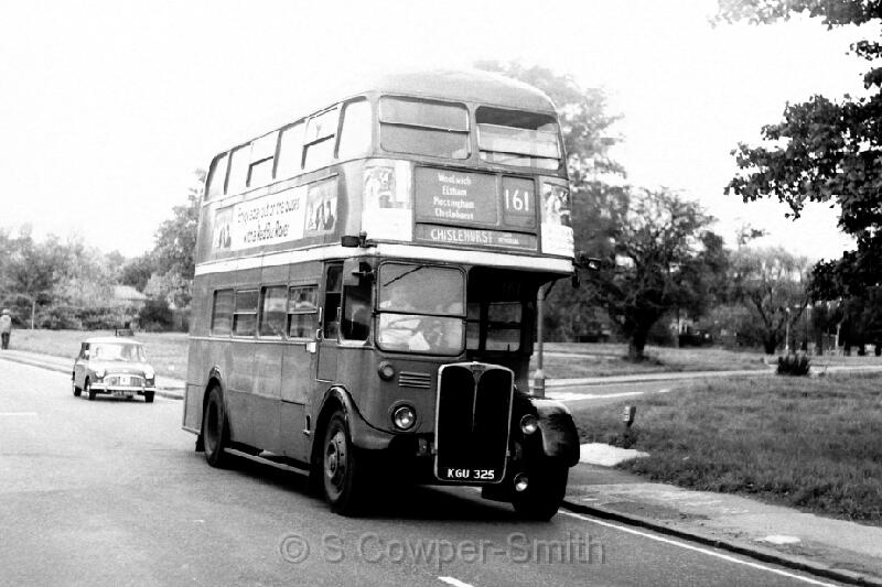 161,BW05,28 RT2296 161 CHISLEHURST WAR MEMORIAL CHISLEHURST 101976.JPG