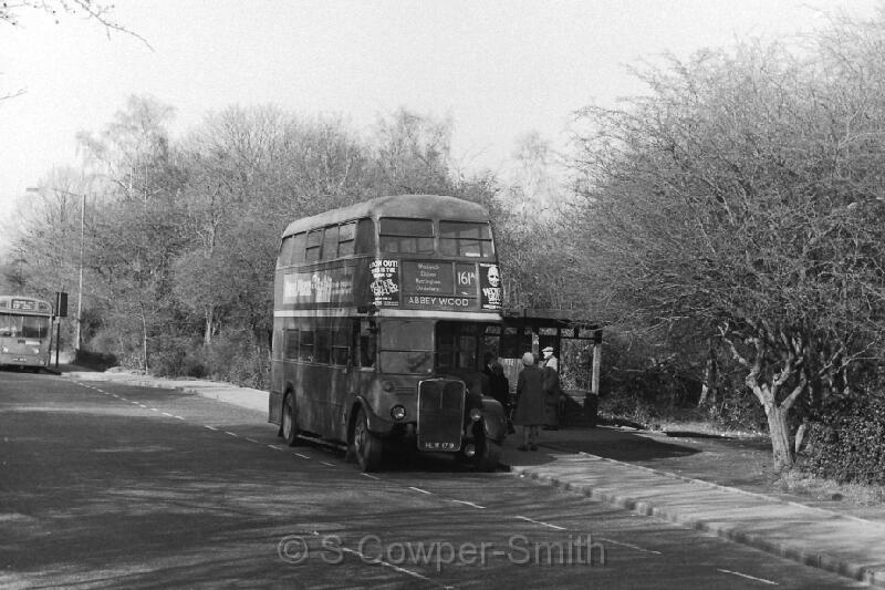 161A,BW11,12,RT0192,161A,Abbey Wood,Chis War Mem,021977.JPG - 161A,BW11,12,RT0192,161A,Abbey Wood,Chis War Mem,021977