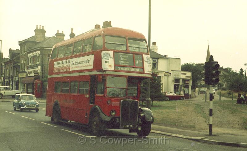 161A,CL23,16,RT3983,161A,CHARLTON STATION,CHISLEHURST WAR MEMORIAL,AUG 1976,,.jpg