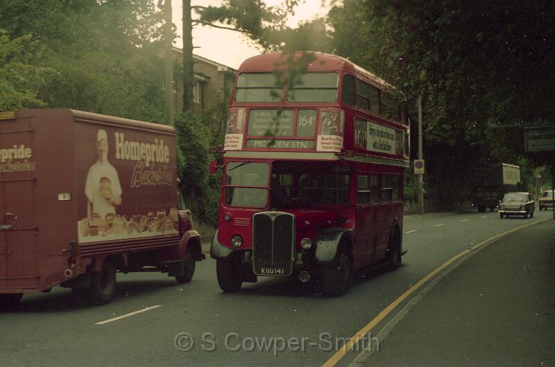 164A,CL28,19,RT2212,164A,RT2212,MORDEN STN,BRIGHTON RD,110976.jpg