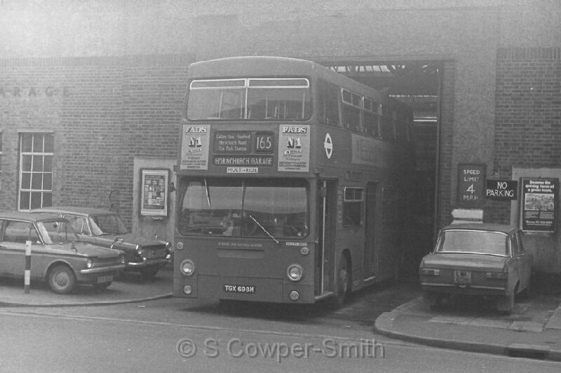 165,BW27,34,DMS0698,165,HORNCHURCH GARAGE,HORNCHURCH GARAGE,260278.JPG