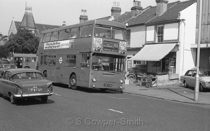 166,BW52,32,DMS1575,166,CHIPSTEAD VALLEY,SOUTH CROYDON GARAGE,01081978.jpg