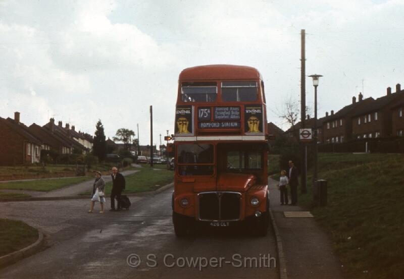 175A,S20,21,RM1426,175A,ROMFORD STATION,CRIPSEY AVE,1976.jpg