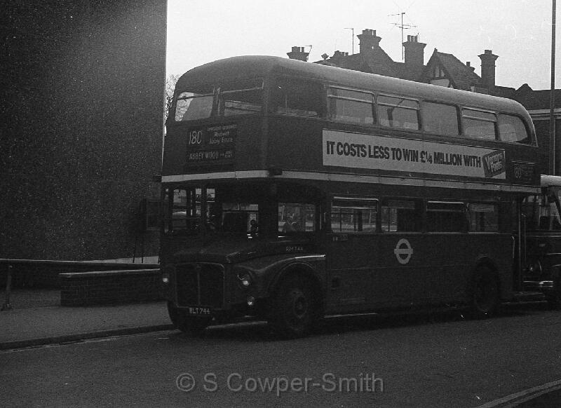 180,BW32,09,RM0744,180,Abbey Wood Via Abbey Estate,Lewisham,21041978.jpg