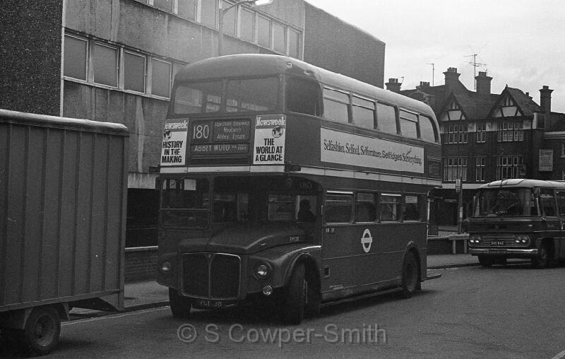 180,BW34,08,RM0038,180,ABBEYWOOD VIA ABBEY ESTATE,LEWISHAM LONGBRIDGE WAY,21041978.jpg