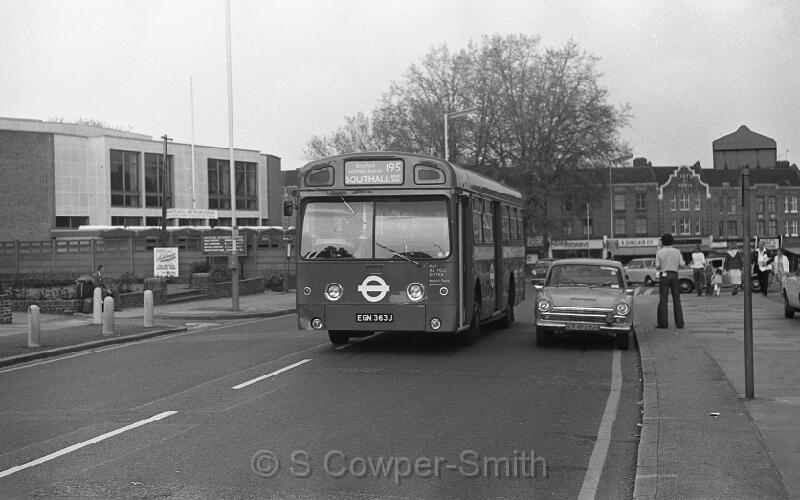 195,BW39,25,SMS363,195,SOUTHALL BRENT ROAD,GREENFORD BDWY,01051978.jpg