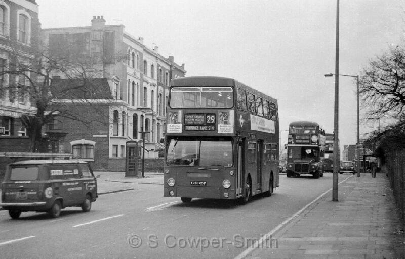 29 BW02,23, DM1163 29 TURNPIKE LANE STN MANOR HOUSE 1076.jpg