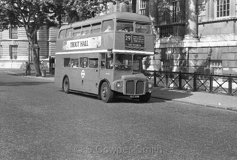 29,BW53,23,RM0206,29,VICTORIA,WHITEHALL,26081978.jpg
