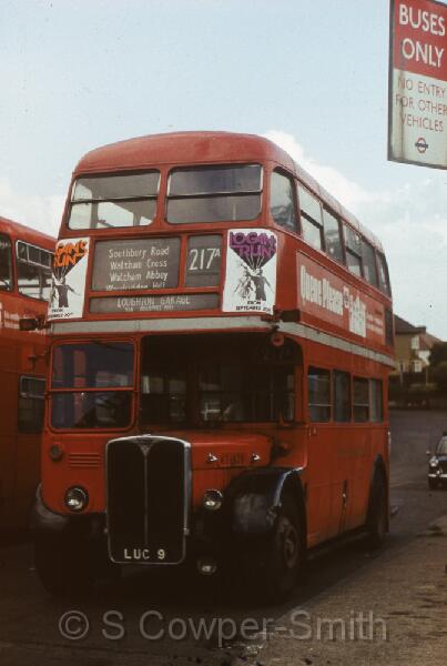 217A,S20,20,RT1929,217A,LOUGHTON GARAGE VIA GOLDINGS HILL,LOUGHTON GARAGE,1976.jpg