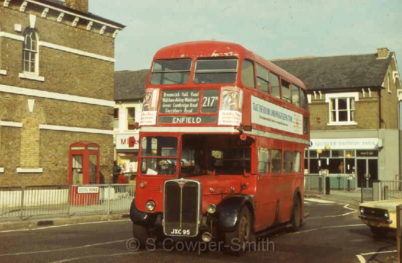 217B,S20,28,RT0732,217B,ENFIELD,CECIL ROAD ENFIELD,1976.jpg