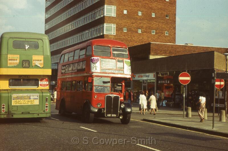 217B,S20,29,RT4812,217B,ENFIELD,SOUTHBURY RD ENFIELD,1976.jpg