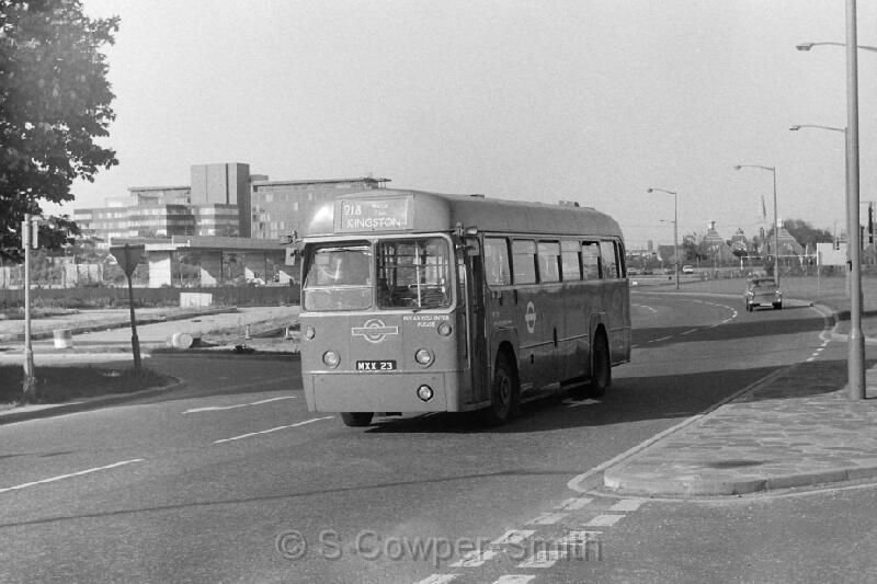 218,BW20,14,RF381,218,KINGSTON,STAINES,JUNE 1977.JPG