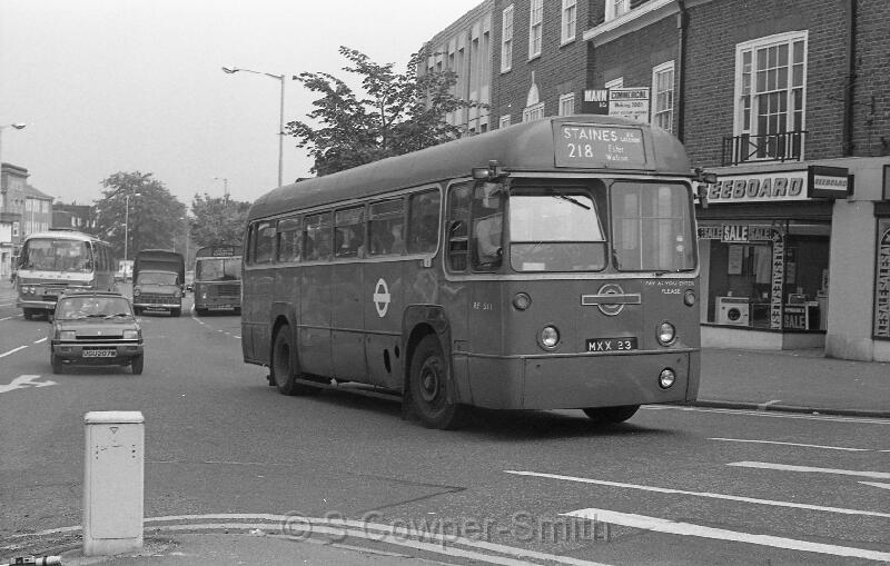 218,BW58,32,RF381,218,STAINES BUS STATION,ESHER,Aug-78.jpg