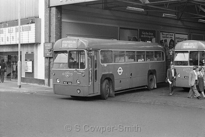 218,BW59,10,RF452,218,STAINES,KINGSTON BUS STATION,AUG1978.jpg