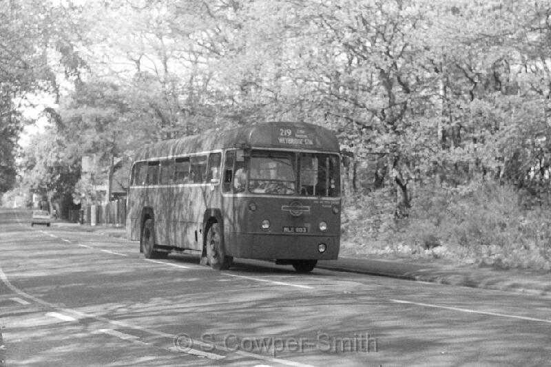 219,BW20,04,RF603,219,WEYBRIDGE STATION,WEYBRIDGE,JUNE 1977.JPG
