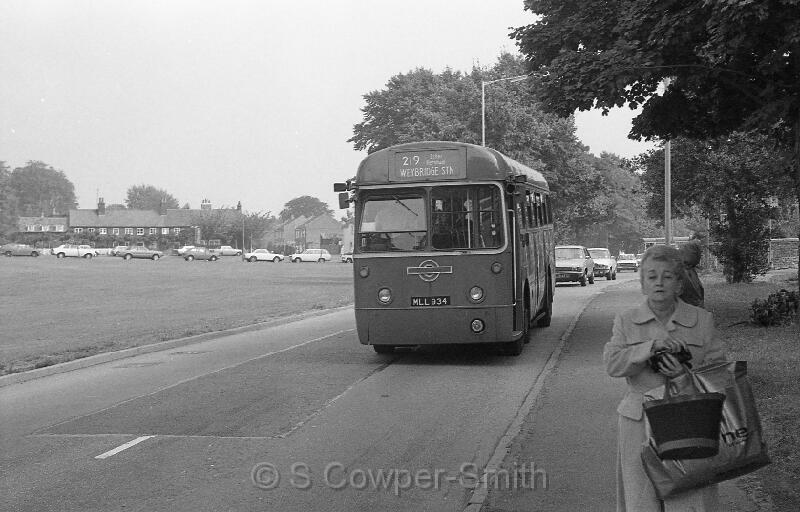 219,BW58,33,RF516,219,WEYBRIDGE STN,HERSHAM GREEN,Aug-78.jpg