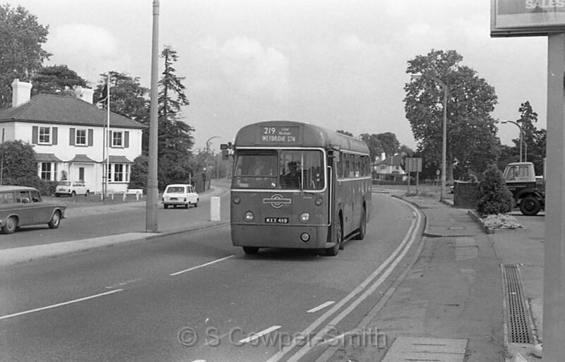 219,BW59,26,RF512,219,WEYBRIDGE STN,HERSHAM,AUG1978.jpg
