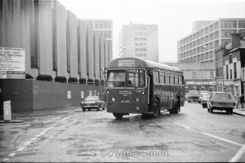 223,BW04,11 RF452 223 UXBRIDGE HIGH STREET UXBRIDGE 021076.jpg