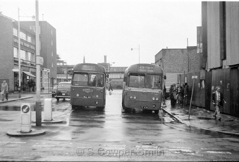 223,BW04,21 RF519 223 HEATHROW AIRPORT CENTRAL UXBRIDGE 021076.jpg