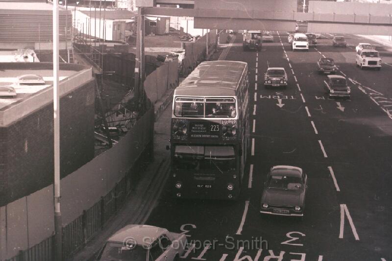 223,BW22,40,DMS2152,223,HEATHROW AIRPORT CENTRAL,HEATHROW,JAN 1978.JPG