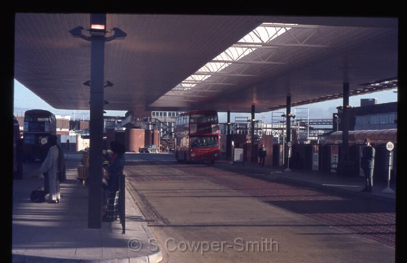 223,S25,32,DMS1347,223,Ruislip Station,Heathrow Bus Stn,.jpg